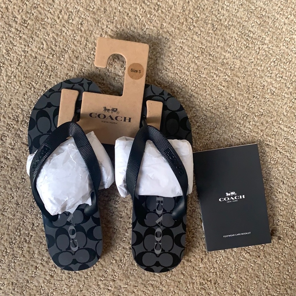 Coach Flip-Flops— Women’s size 5